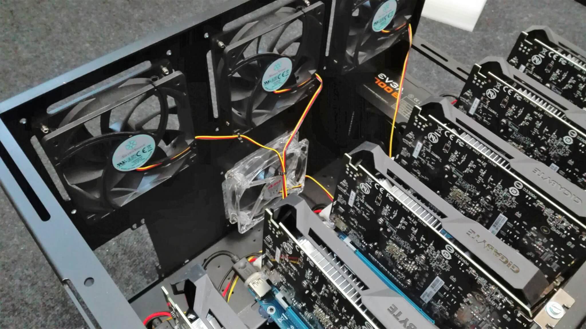 Mining rig ITCA - Zákazzková Výoba na Mieru - Ťažba Kryptomien