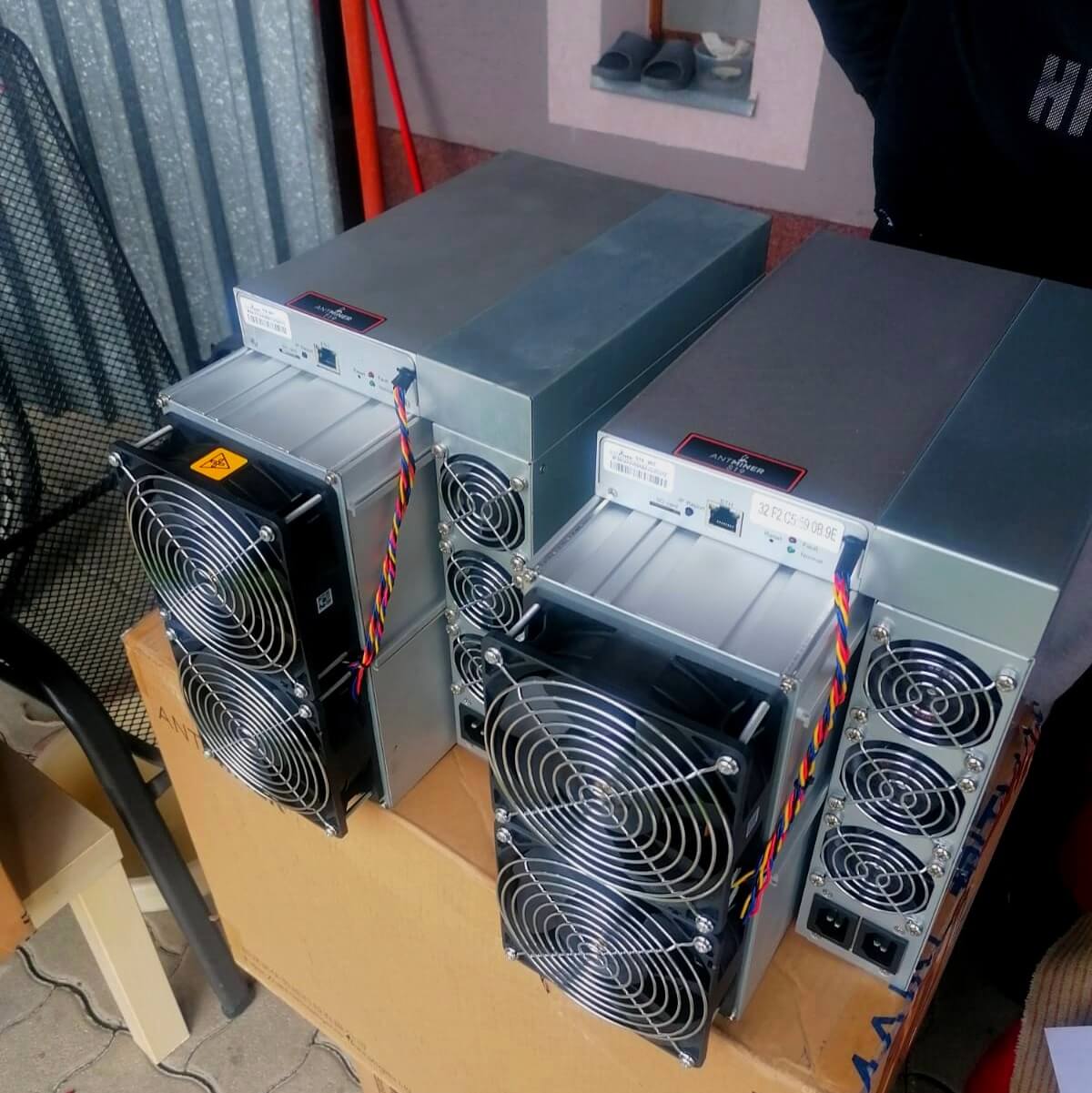 Bitcoin ASIC miner - Ako-Tazit-Kryptomeny.sk - predaj minerov na tažbu1